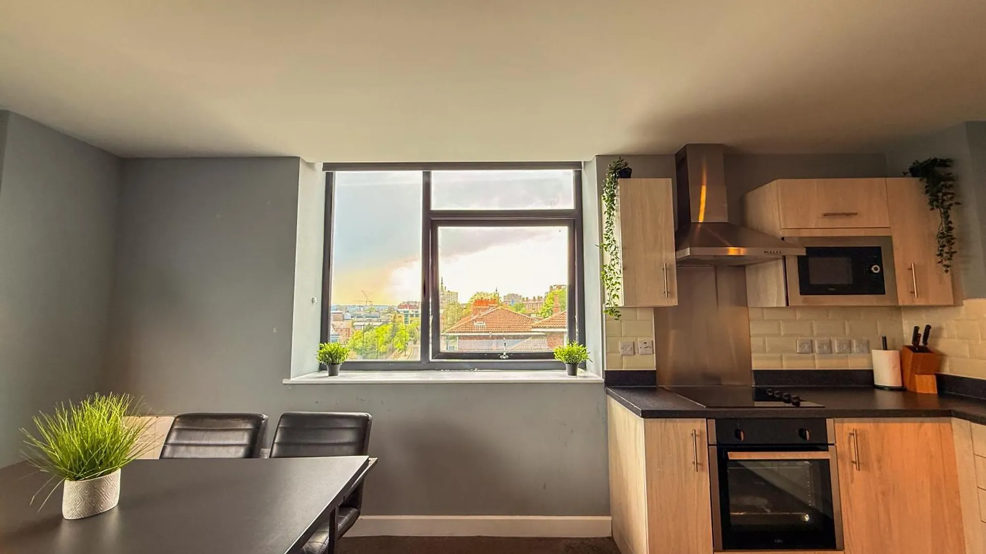 Modern 3 Bedroom Quayside Apartment - Sleeps 8 Free Parking Newcastle upon Tyne